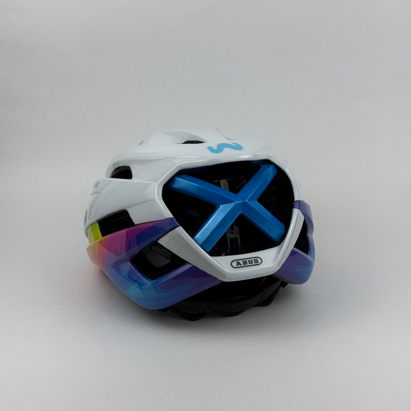 Casco movistar stromcheaser abus
