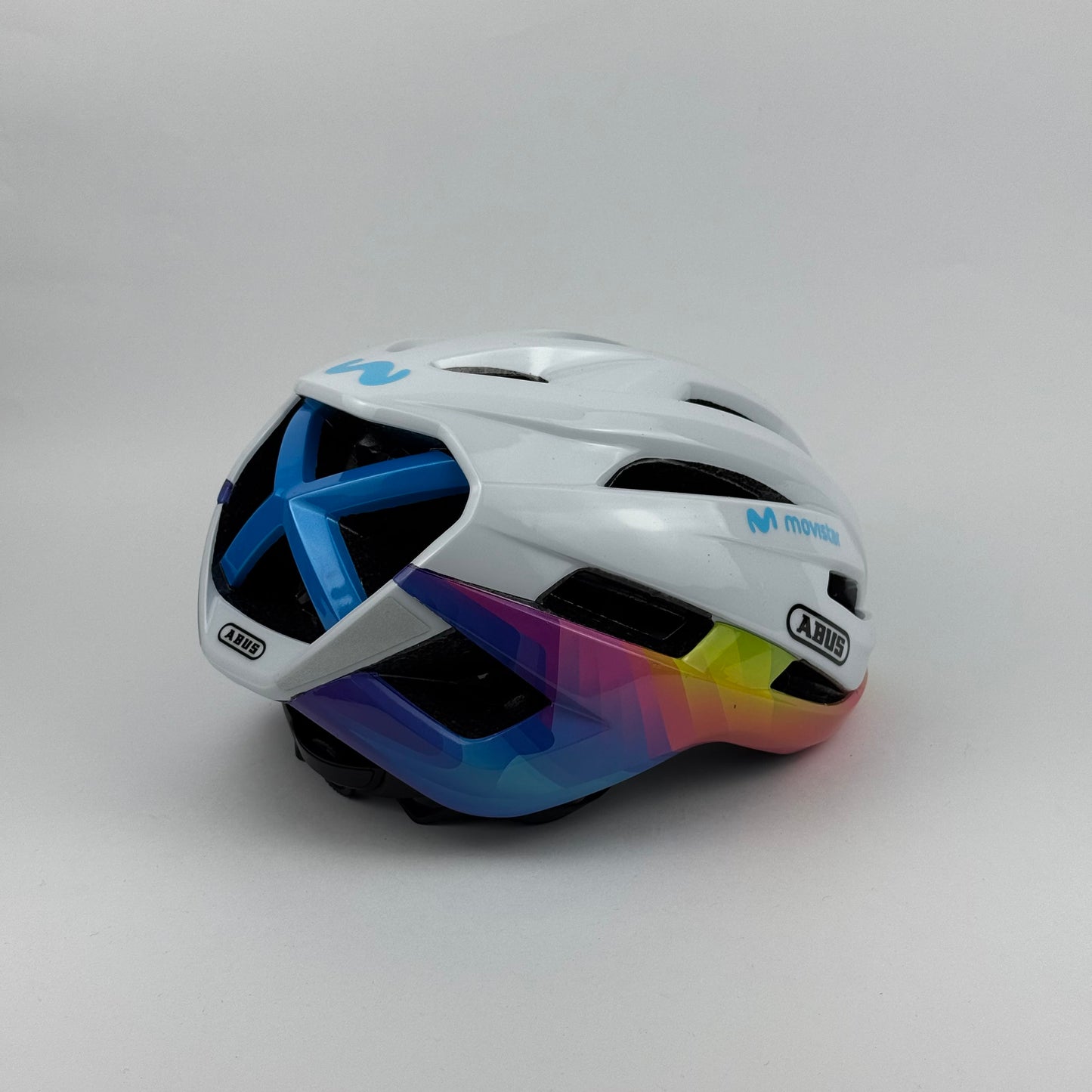 Casco movistar stromcheaser abus