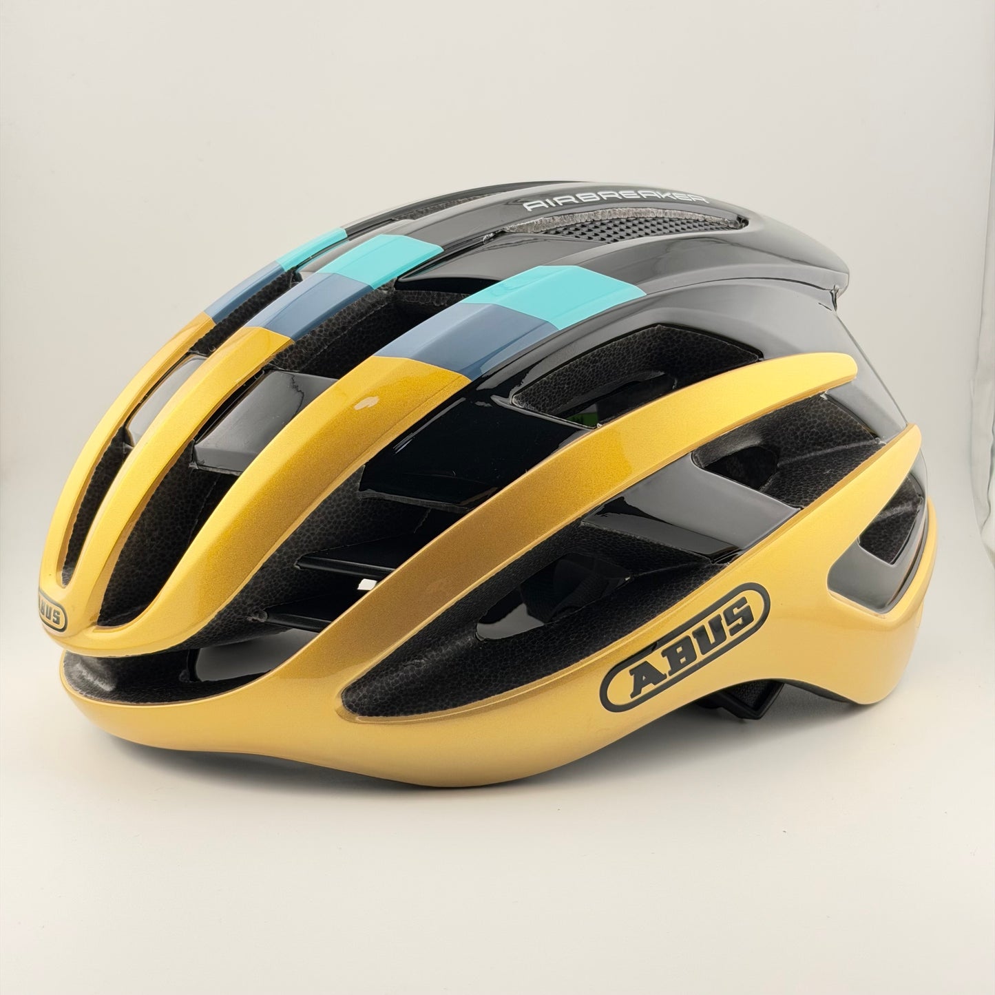 Casco abus airbreaker edición gold - Route Store Ctg