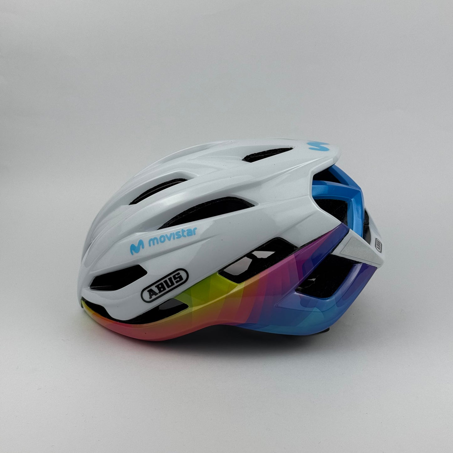 Casco movistar stromcheaser abus