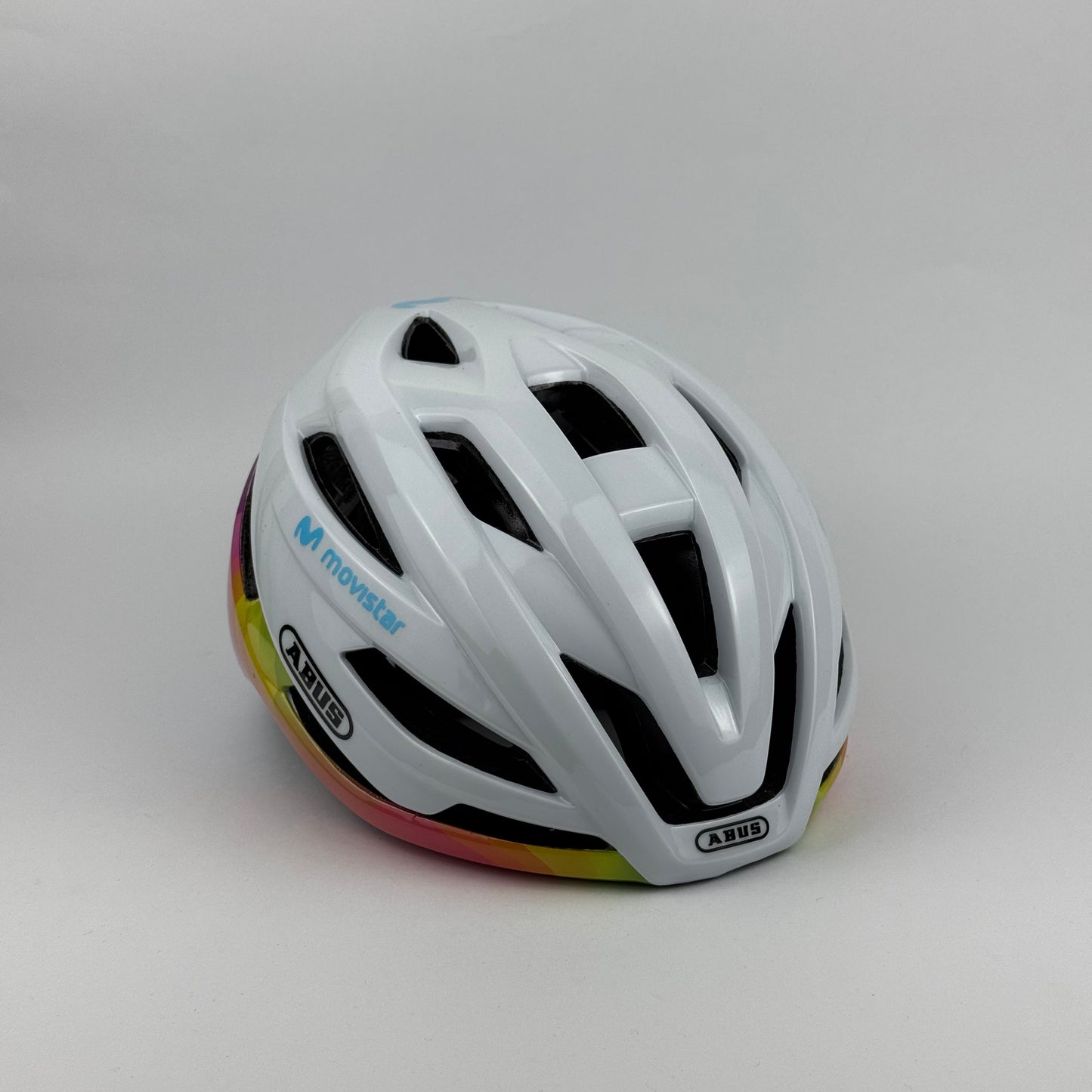 Casco movistar stromcheaser abus