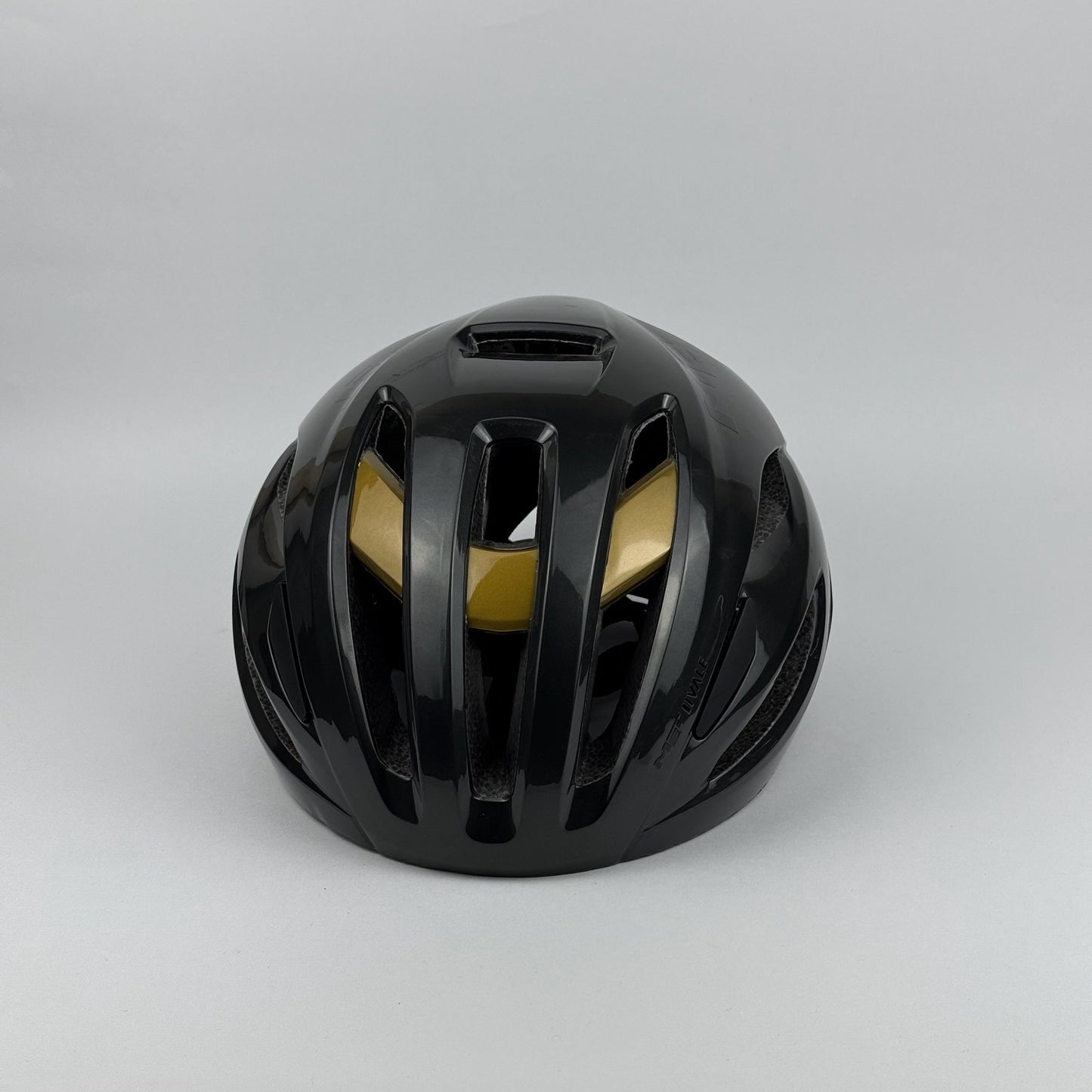 casco gris/dorado MET