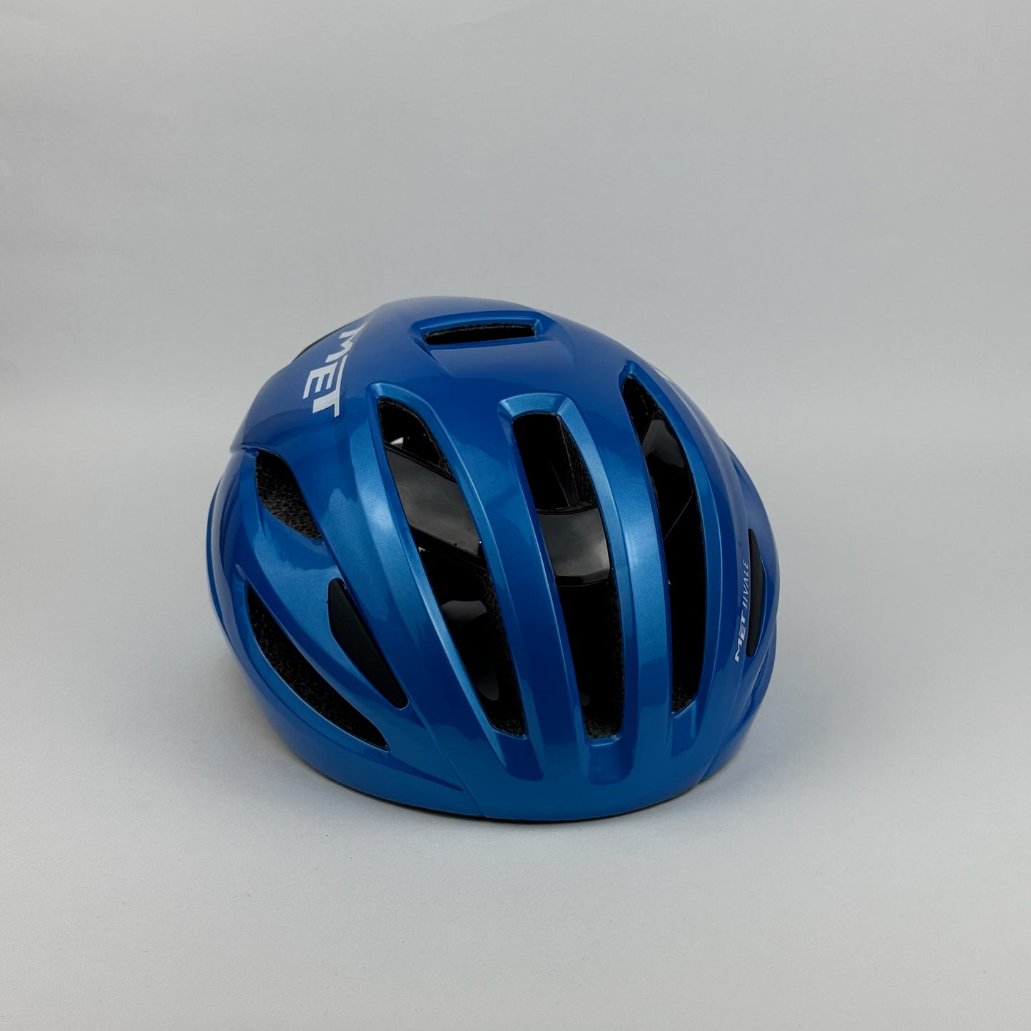 casco azul MET