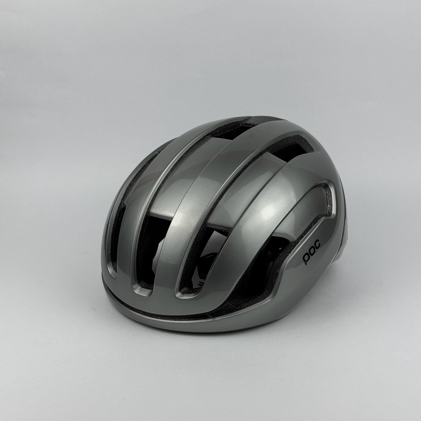 Casco plateado brillante OMNE AIR