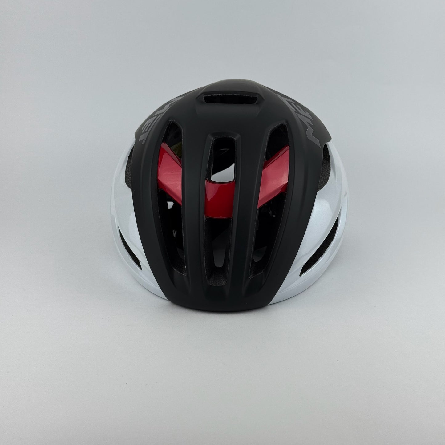 casco blanco con negro MET