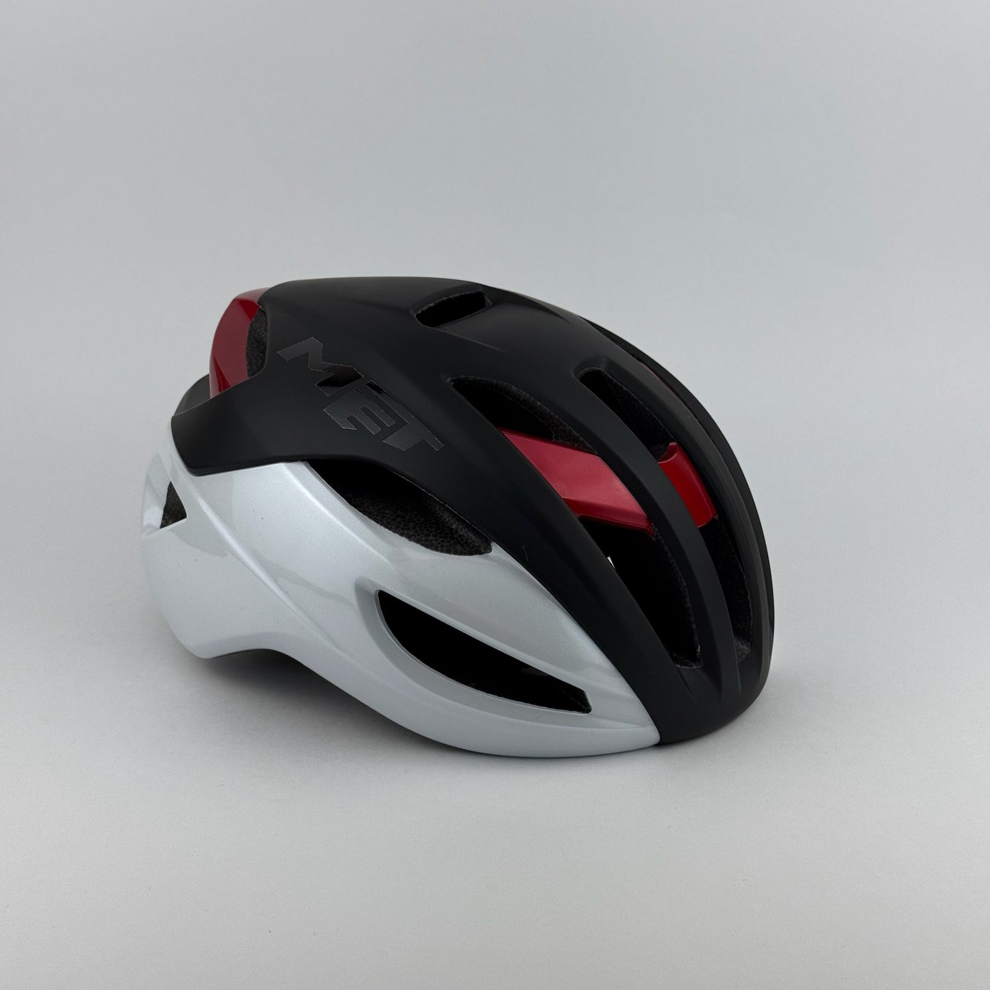 casco blanco con negro MET