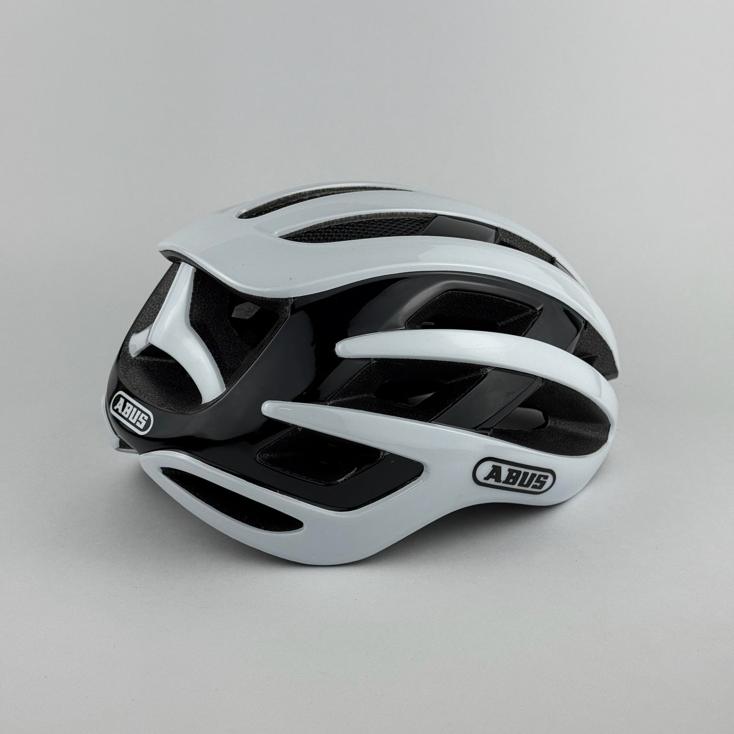Casco blanco abus airbreaker