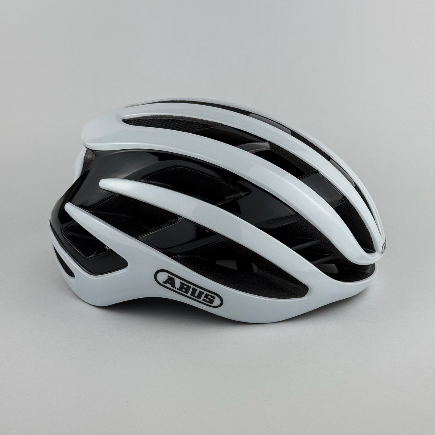 Casco blanco abus airbreaker