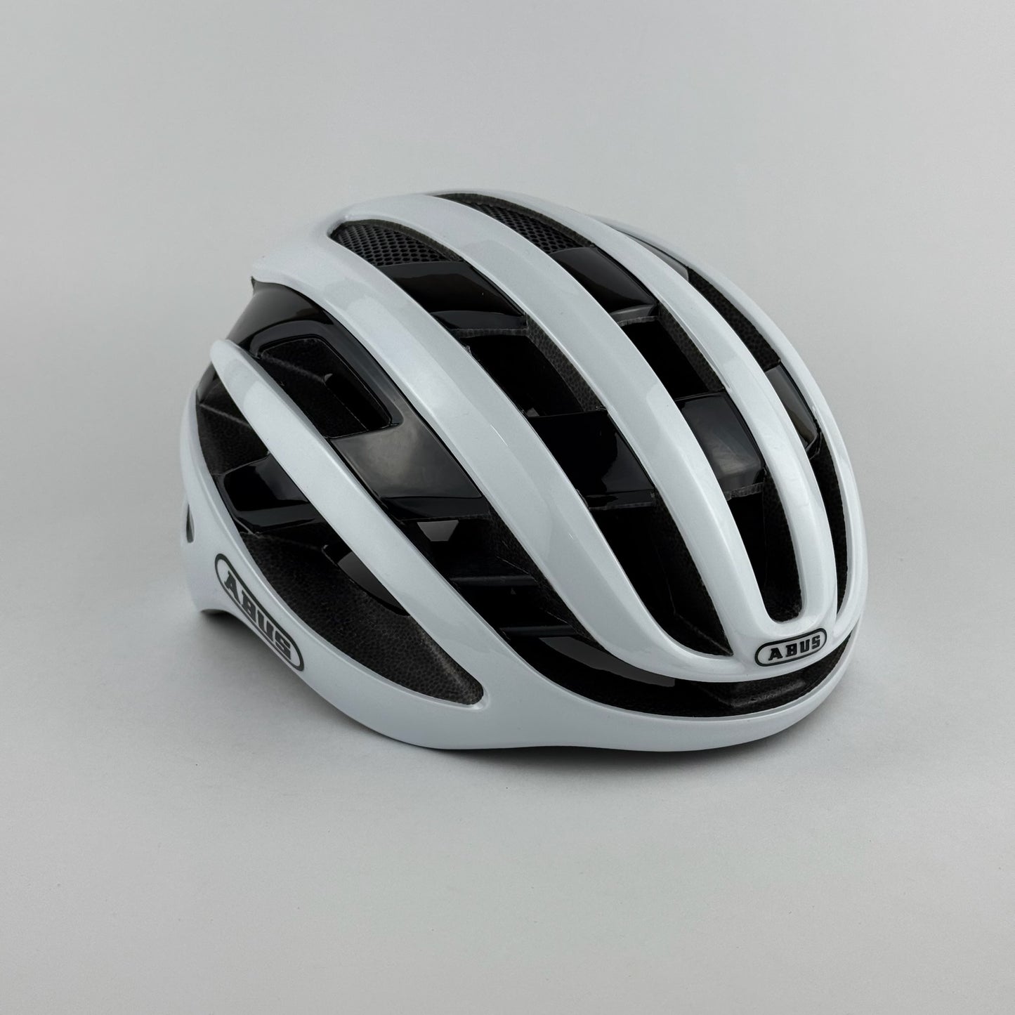 Casco blanco abus airbreaker