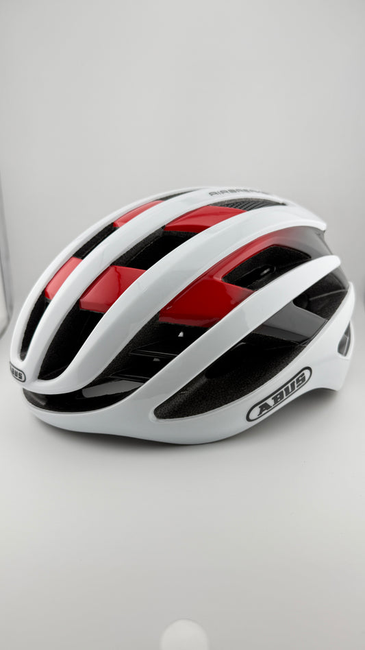 Casco blanco con rojo abus airbreaker