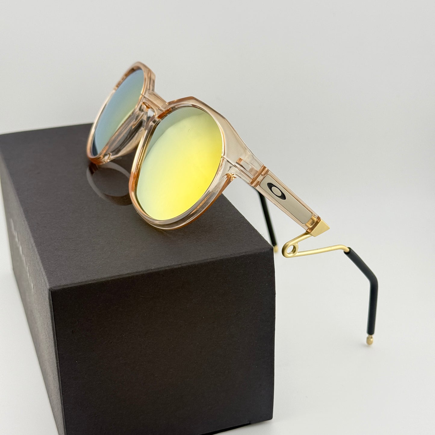 GAFA OK HSTN METAL DORADA