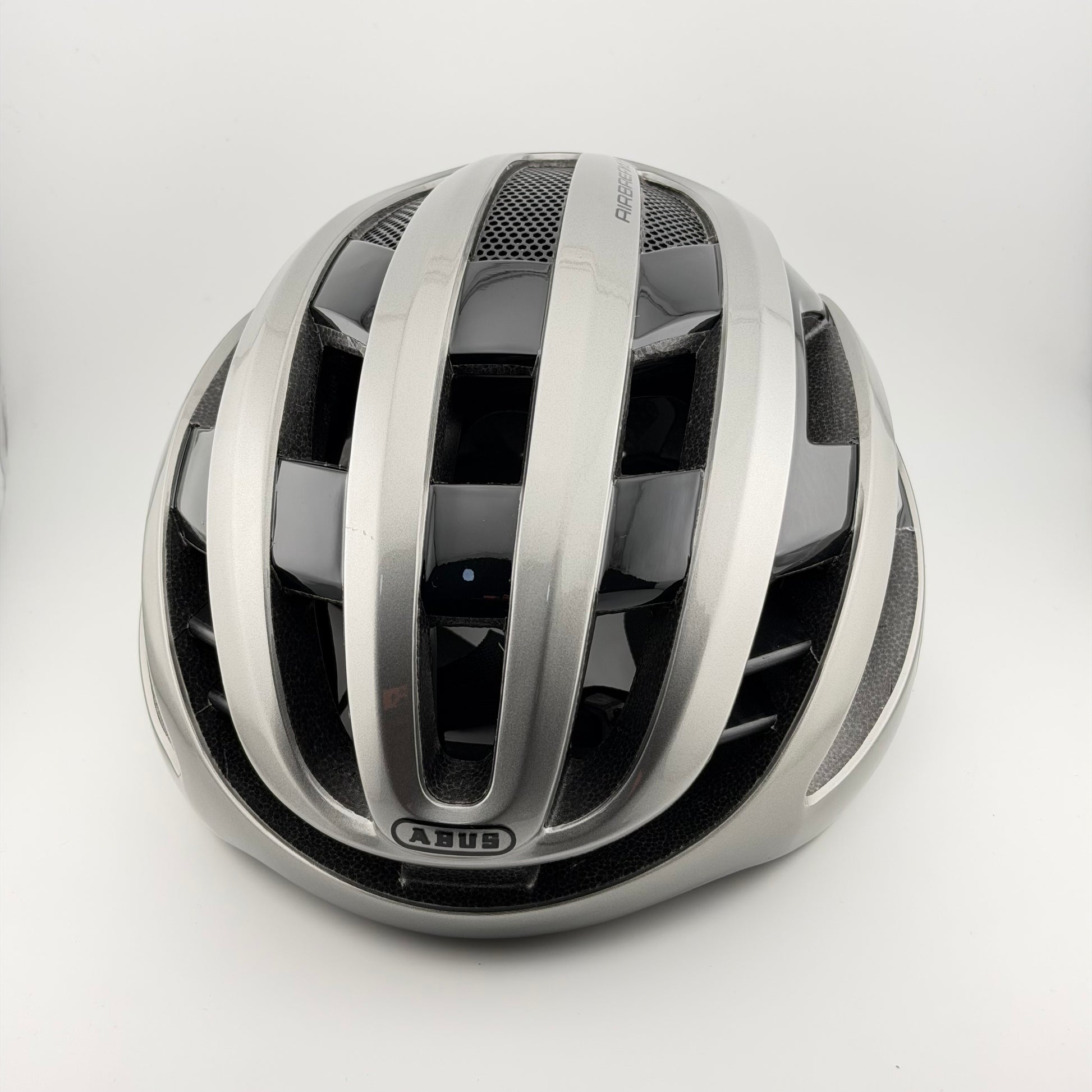 Casco plateado abus airbreaker - Route Store Ctg