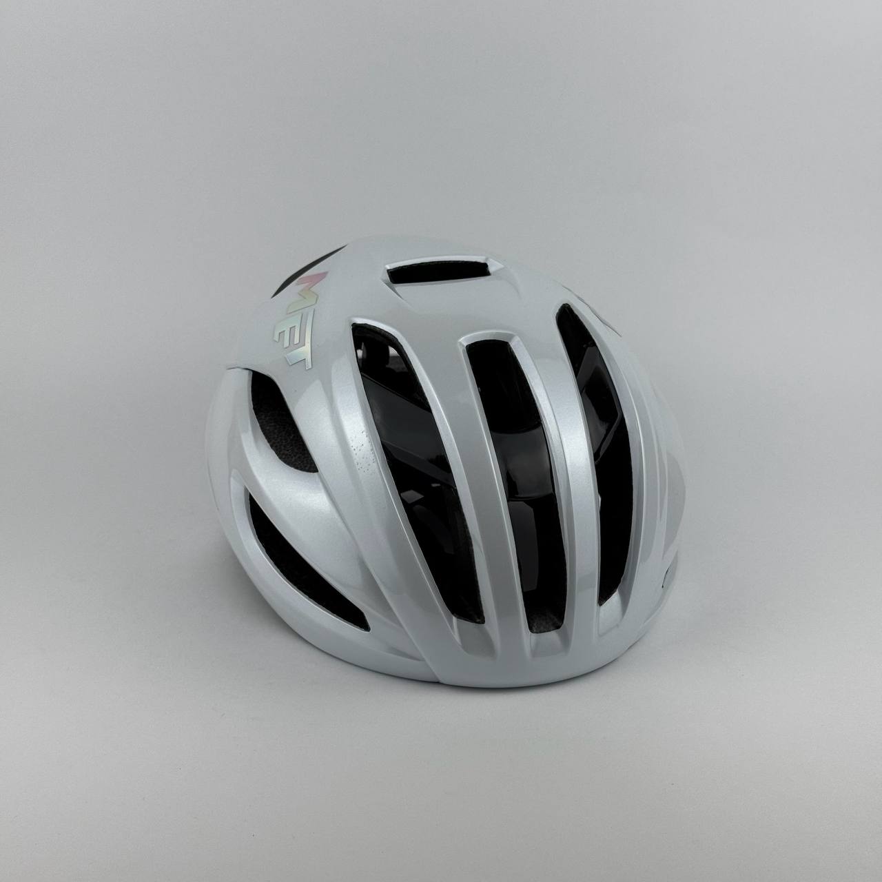casco blanco MET logo tornasol