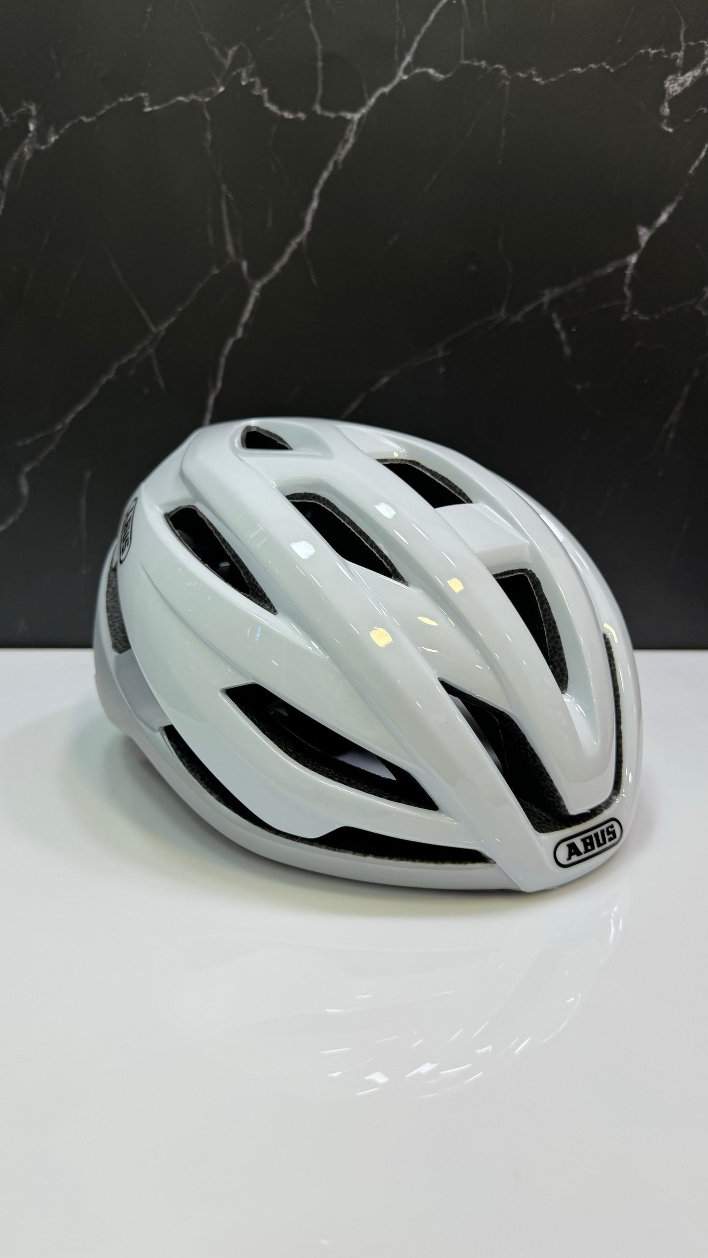 Abus stormchaser blanco con gris