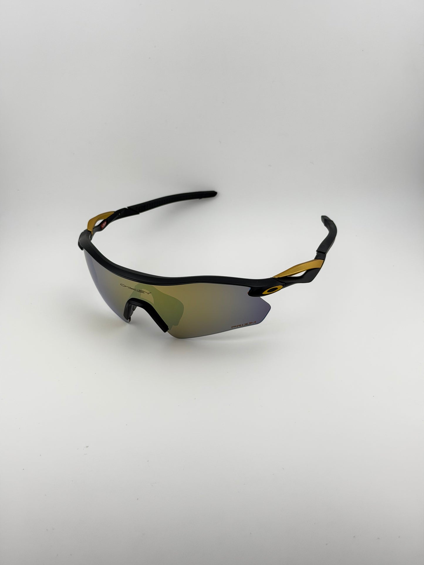 oakley RADAR PLATE NEGRA DORADA 1LENTE