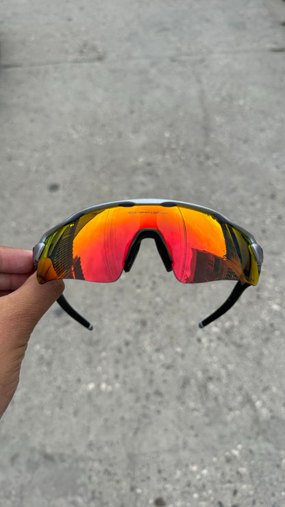 Oakley radar gris con negro