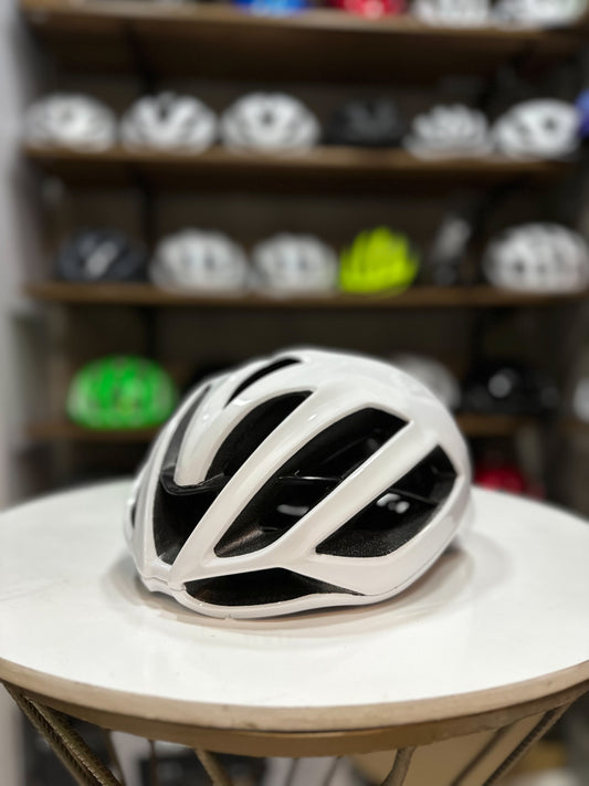 Casco protone blanco