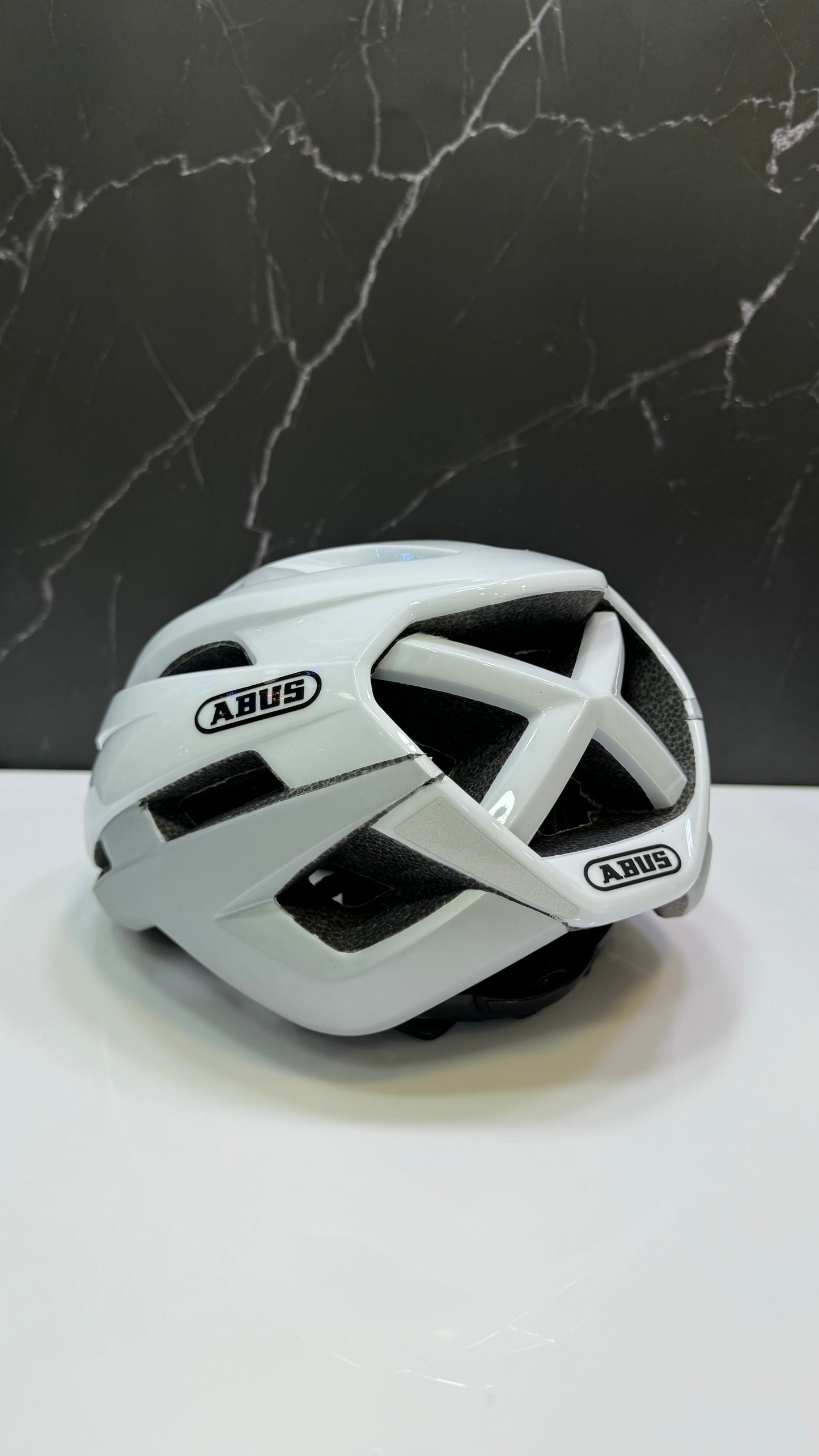 Abus stormchaser blanco con gris