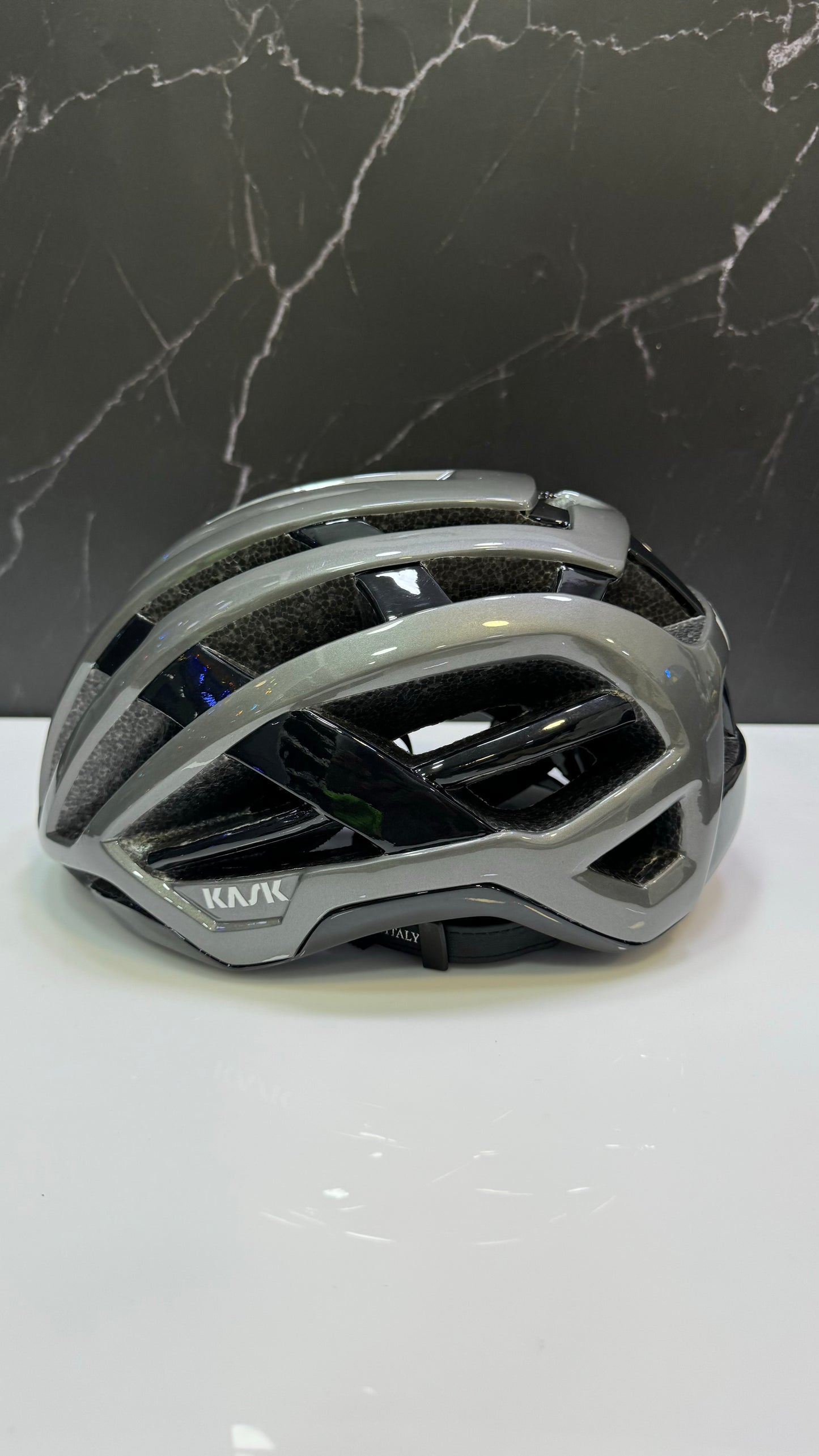 Casco Valegro gris