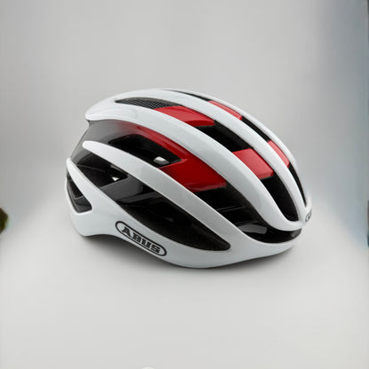 Casco blanco con rojo abus airbreaker
