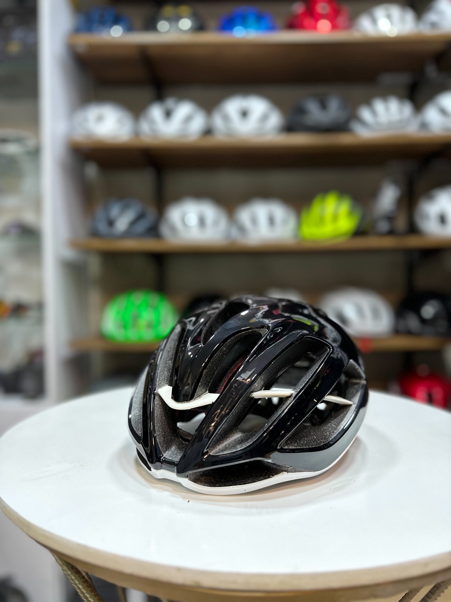 Casco PROTONE NEGRO BLANCO