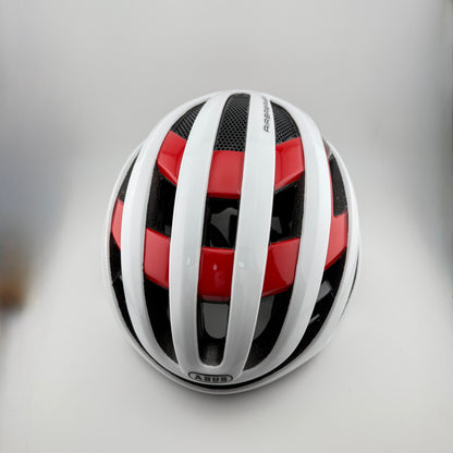 Casco blanco con rojo abus airbreaker