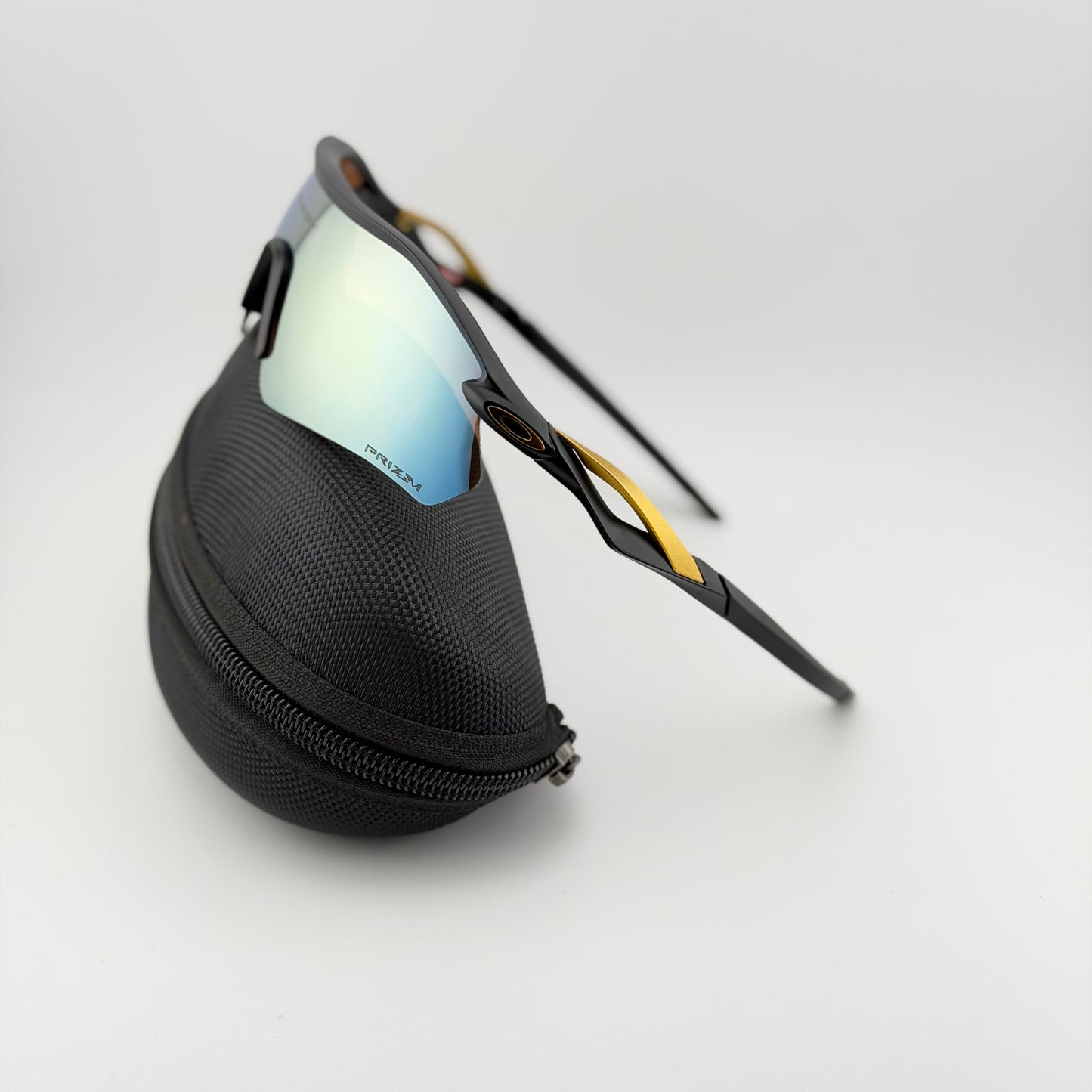 oakley RADAR PLATE NEGRA DORADA 1LENTE