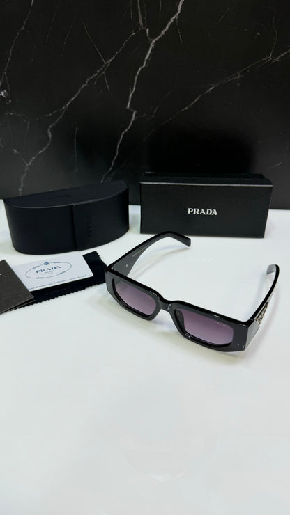 Prada negra