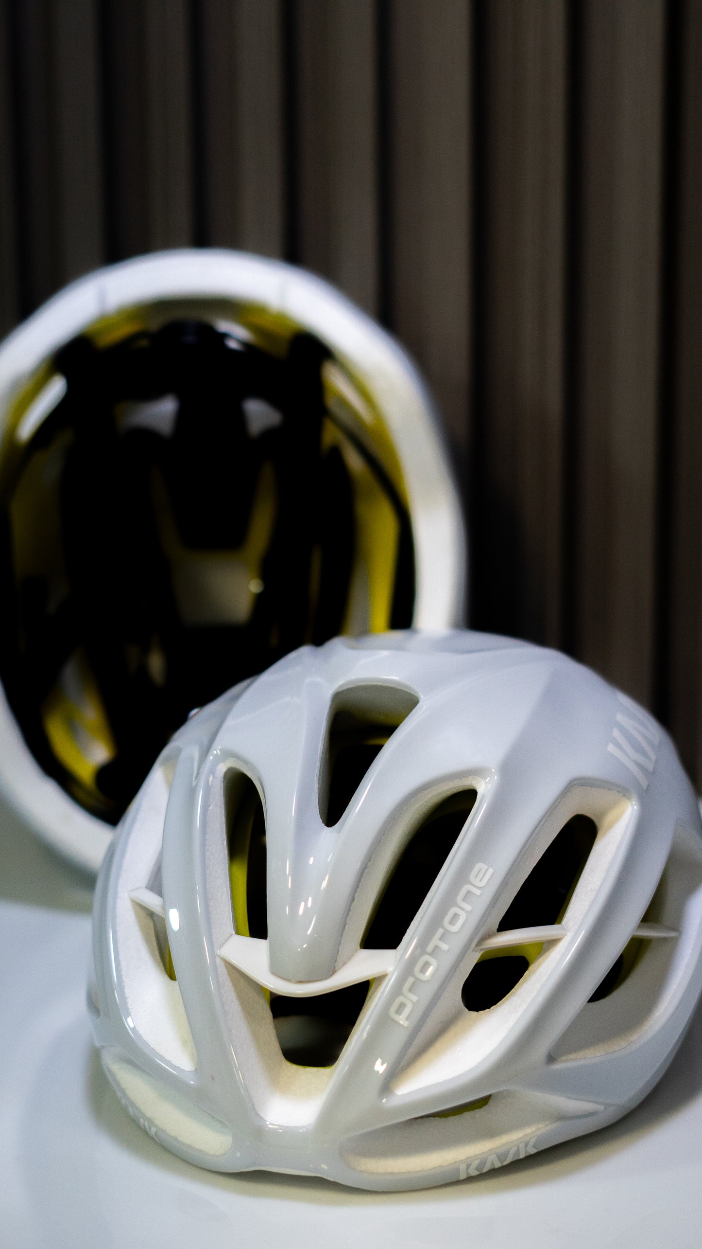 Kask protone MIPS