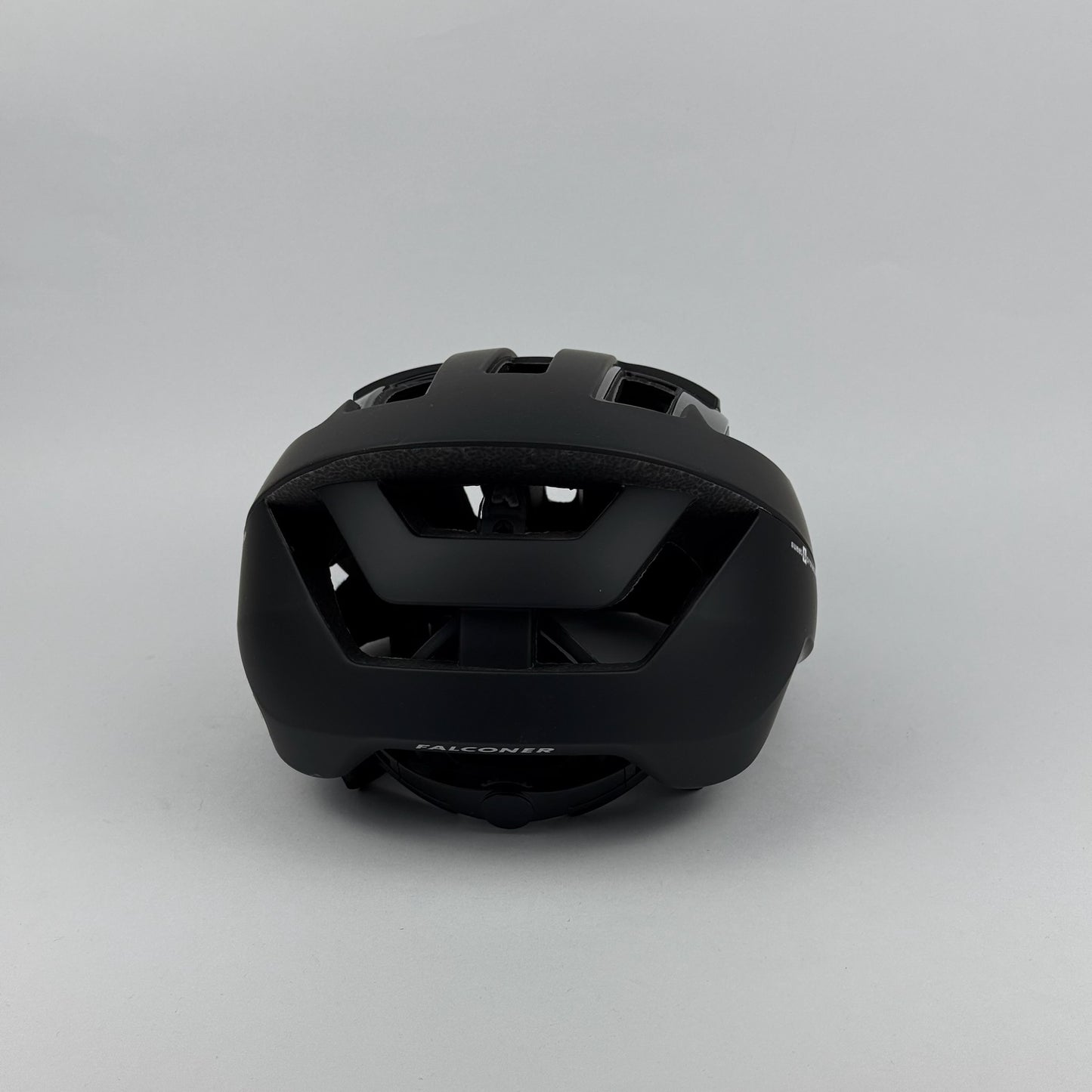 Casco negro Falconer