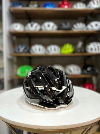 Casco PROTONE NEGRO BLANCO