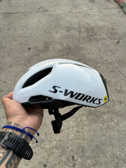 SWORKS EVADE 3 BLANCO CON NEGRO BRILLANTE