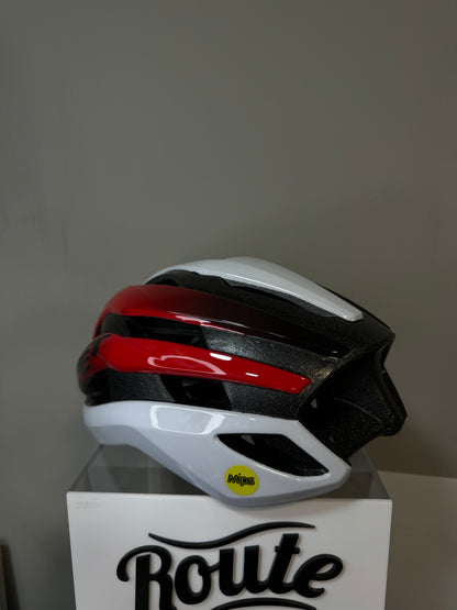 Casco MET blanco negro y rojo brillante