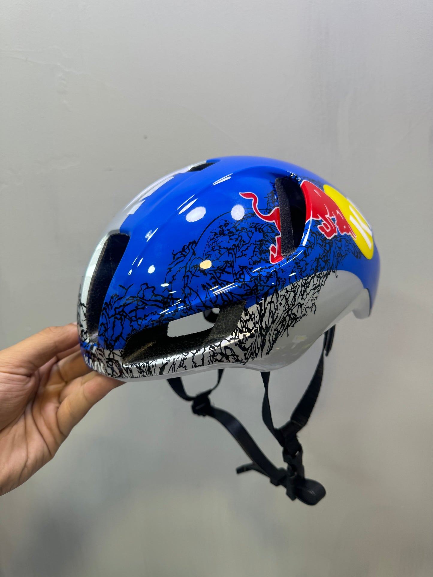 Casco utopía Redbull